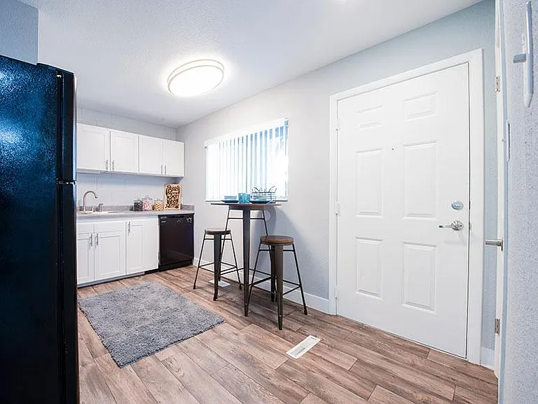 Aspenwood Apartments — Photo 13