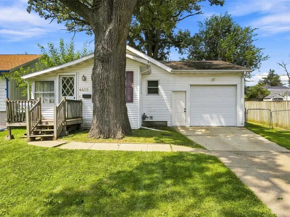 4405 Navajo Dr NE, Cedar Rapids, IA 52402