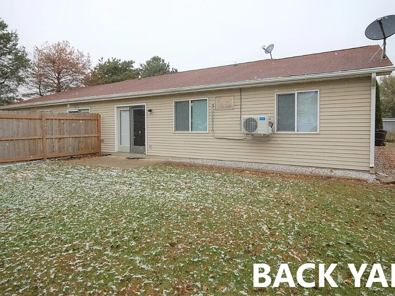 226-228 Haws Dr — Photo 29