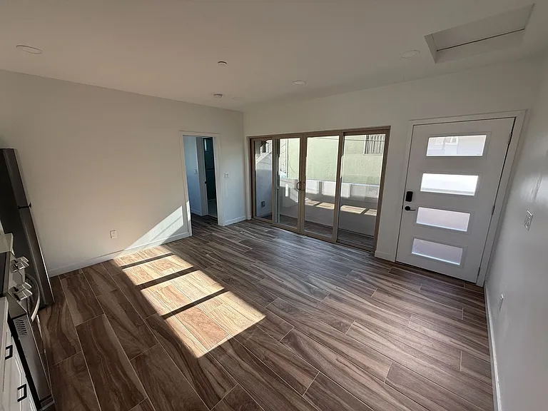 835 Opal St — Photo 15