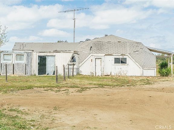 3rd image of 33041 Briggs Rd