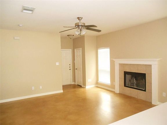 3rd image of 10033 Cedar Lake Dr