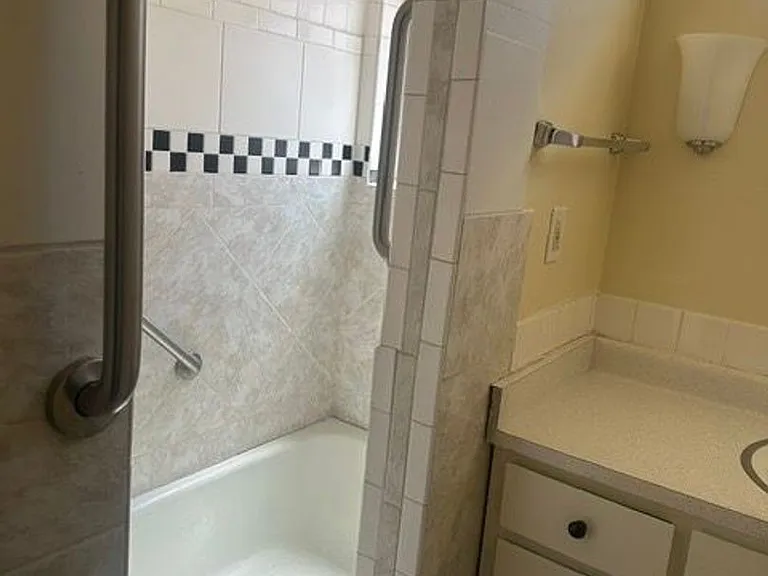 1706 Daybreak Rd SE — Photo 7