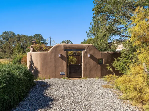 2116 Conejo Dr, Santa Fe, NM 87505