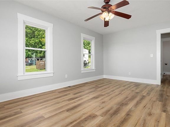 5th image of 9945 Raiders Rd