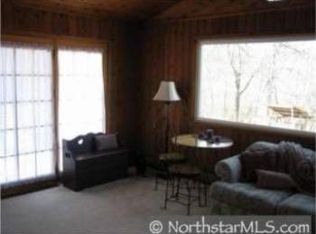 27041 Flintwood Cir, Wyoming, MN 55092