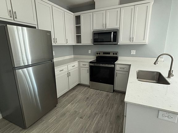 2nd image of 1805 Elsham Rd