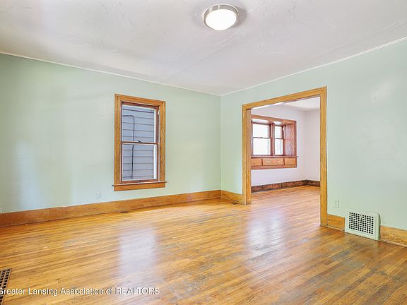 5th image of 1133 E Malcolm X St