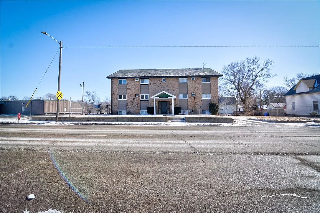 1730 N Water St photo 1