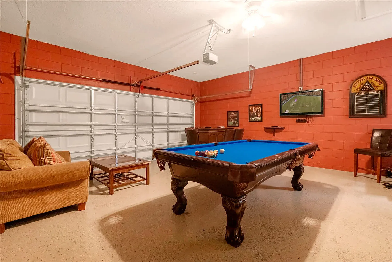 4 bed, 3.0 bath, 1829 sqft, $2,296 — Photo 1