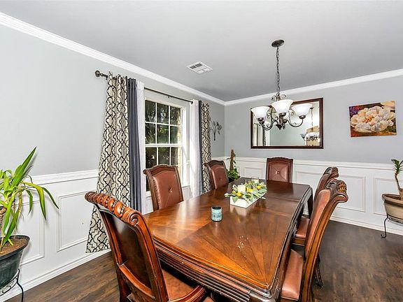 5th image of 924 Jockey Club Ln