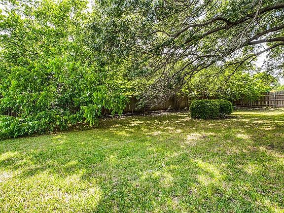 4th image of 706 Delphi Dr