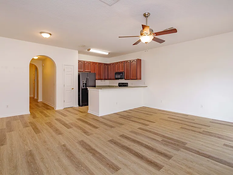 16460 Cedar Crest Dr — Photo 5