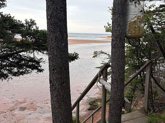 3rd image of 81 Stanley Dr