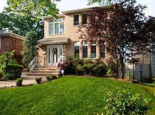101 Sparkill Ave, Staten Island, NY 10304