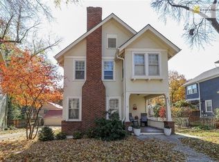425 Greenway Ter, Kansas City, MO 64113