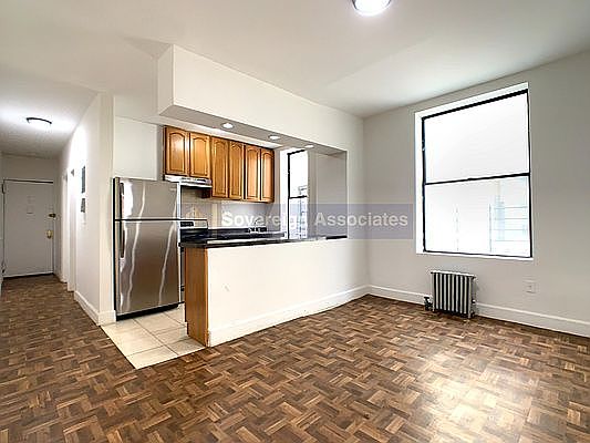 4th image of 519 W 151st St #32
