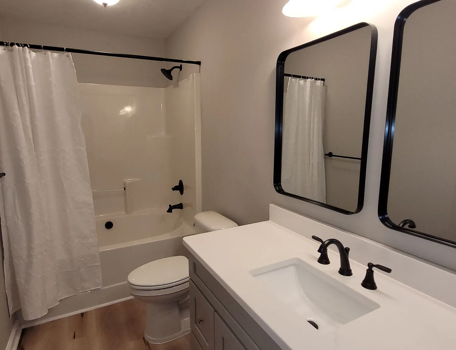2 bed, 1096 sqft, $1,650 — Photo 2
