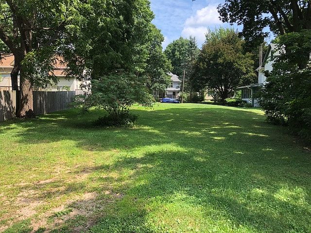 2nd image of 623 S 2nd St