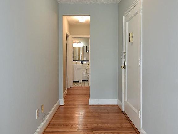 5th image of 715 S Washington St APT C14
