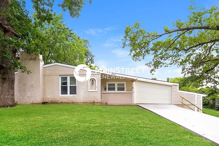 1010 S Appleton Ave — Photo 4