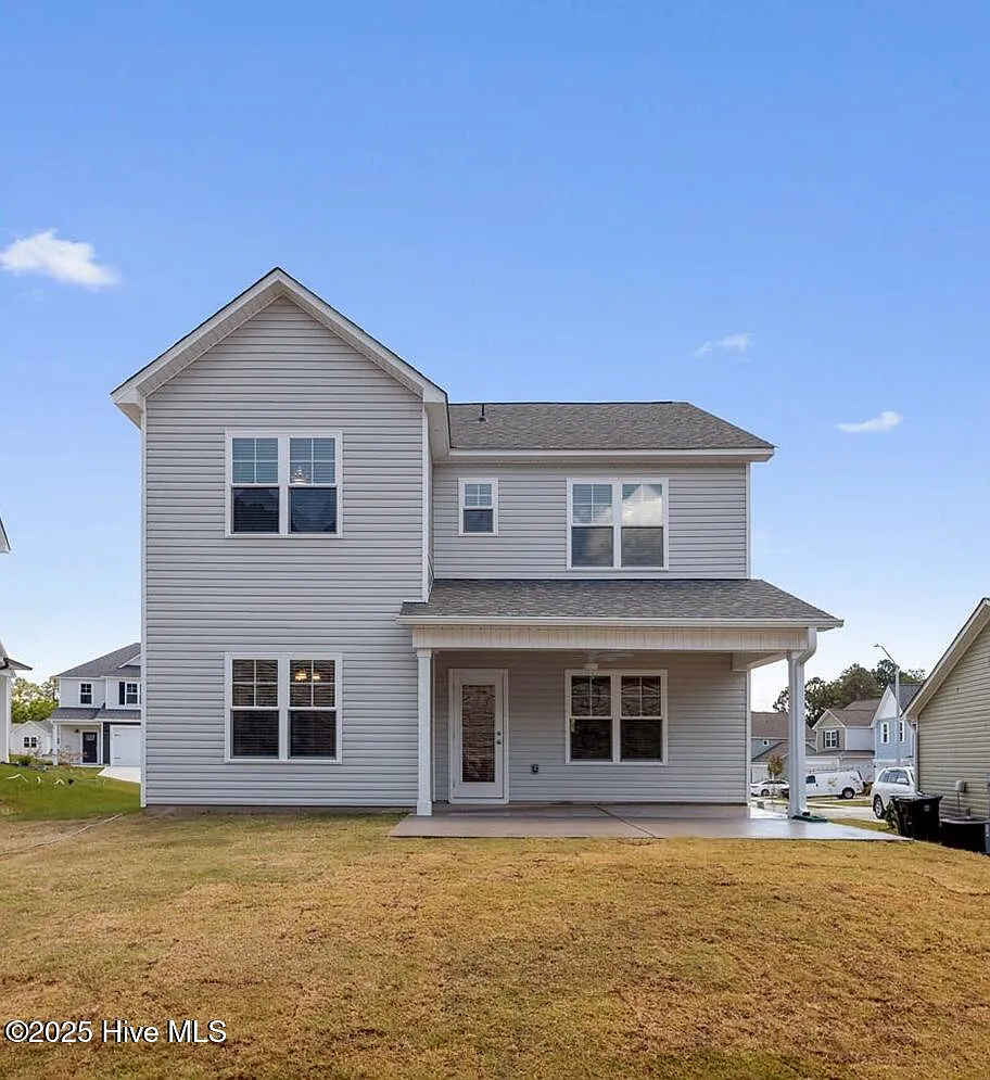 3 bed, 2.5 bath, 1857 sqft, $2,500 — Photo 4