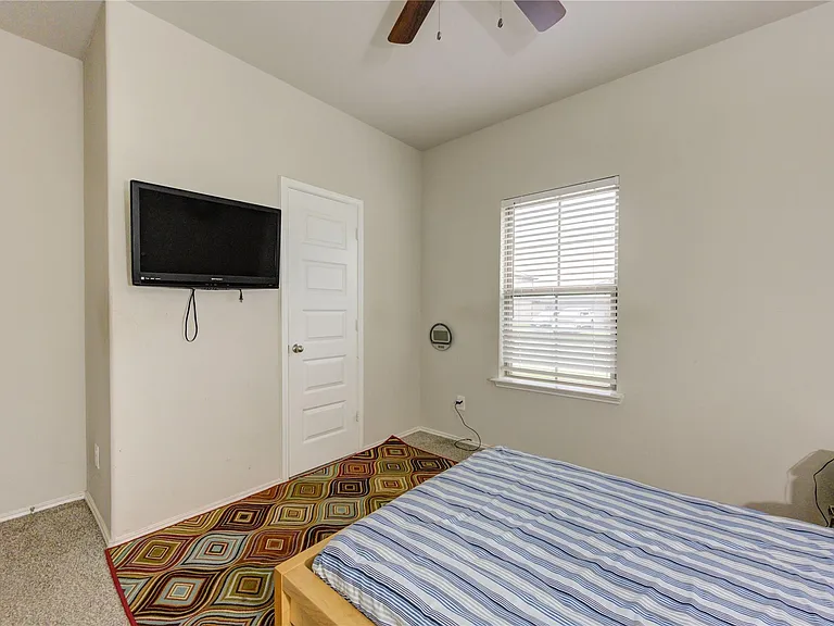1615 Goose Island Ln — Photo 13