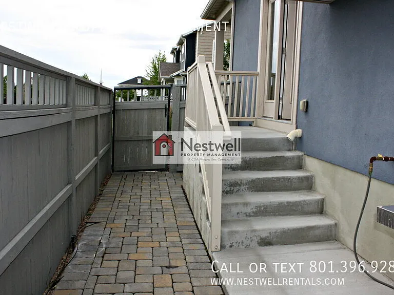 10221 S Clarks Hill Dr — Photo 28