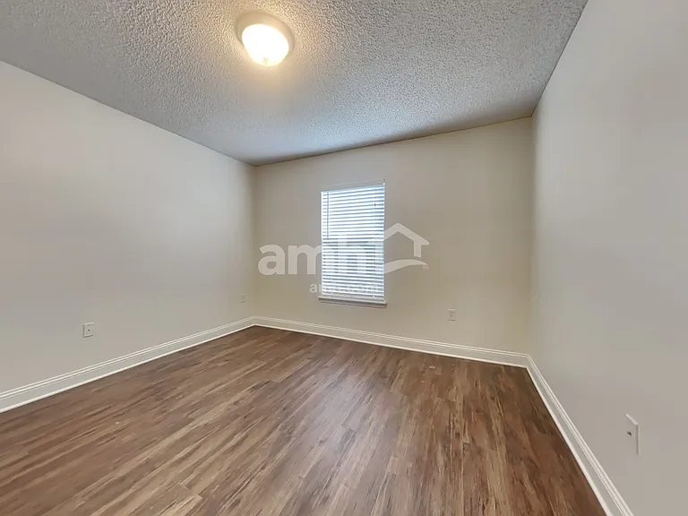 9140 Raptor Dr — Photo 22