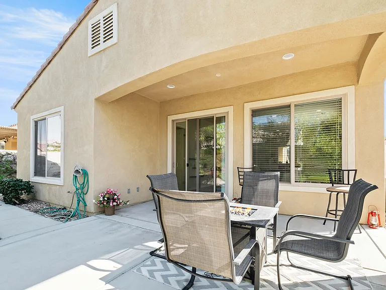 80528 Avenida San Fernando — Photo 24