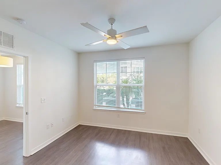 Essex Luxe Apartments — Photo 91