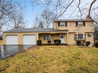 33 Clover Ln, East Hartford, CT 06118