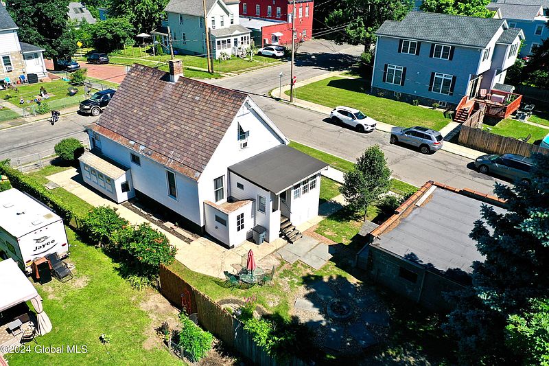 2nd image of 1634 5th Street