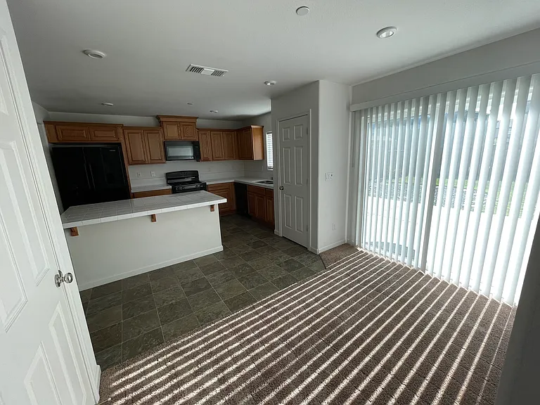 385 Ostrander Ave — Photo 8