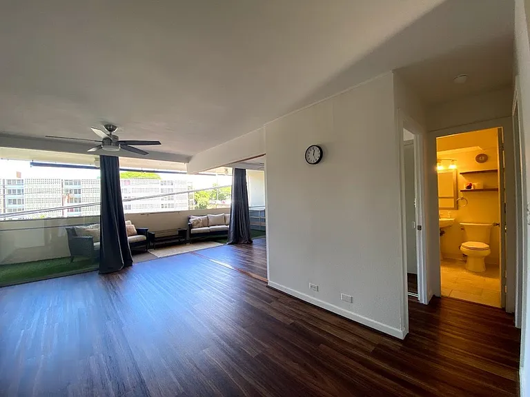 1423 Emerson St #212 — Photo 2