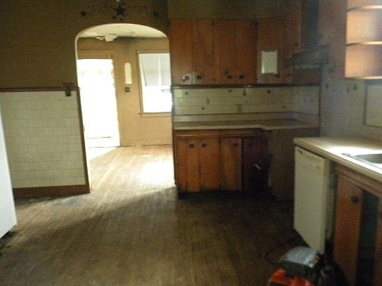 2nd image of 578 N West Blvd
