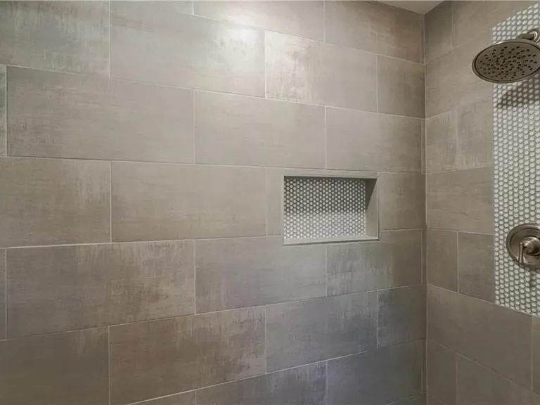 4704 Woodside Dr — Photo 16