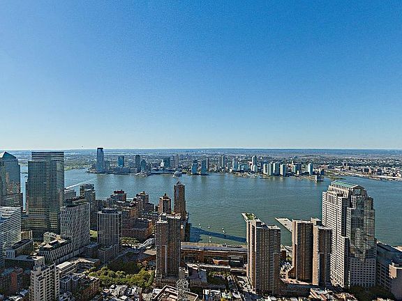4th image of 56 Leonard St Unit Penthouse 60