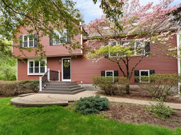 300 Spring St, Wrentham, MA 02093