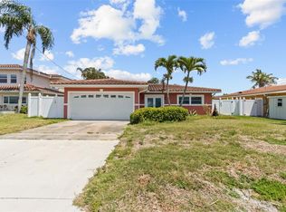 543 Crystal Dr, Madeira Beach, FL 33708