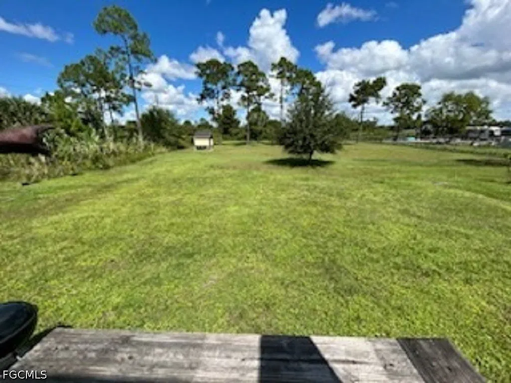 3 bed, 2.0 bath, 1120 sqft, $2,200 — Photo 2