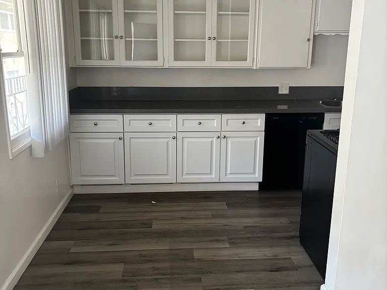 5131 Bakman Ave #8 — Photo 6