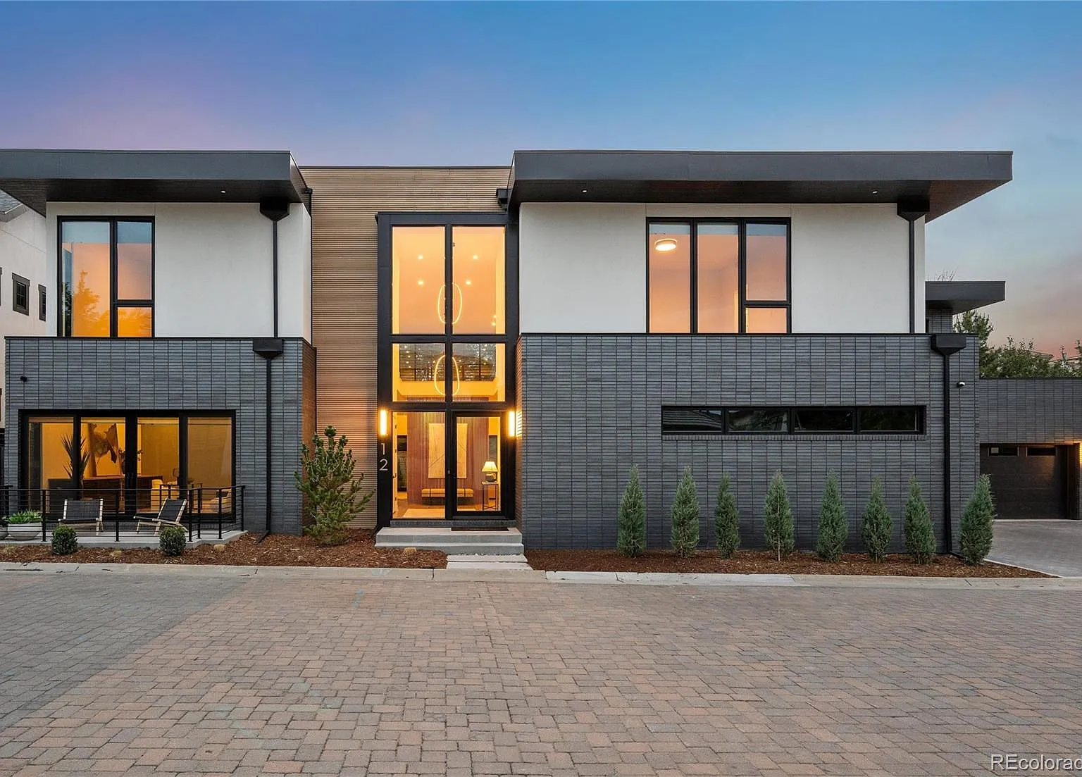 4 bed, 6.5 bath, 8620 sqft, $22,500 — Photo 1