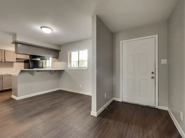 The Blanca Apartments — Photo 7