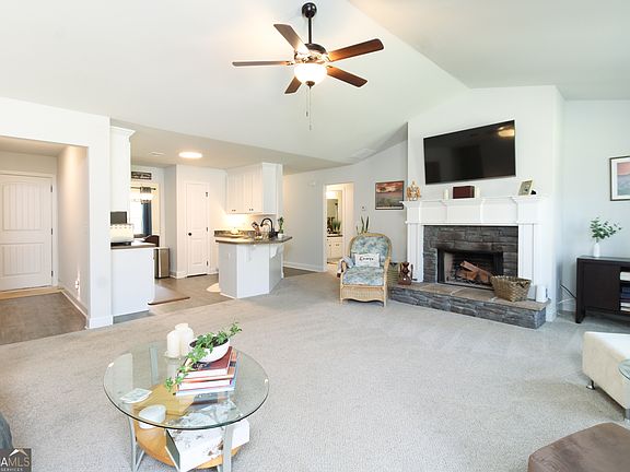 5th image of 31 Rolling Woods Ln