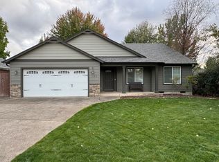 1588 Inverness Dr, Medford, OR 97504