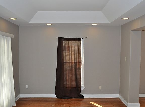5th image of 633 Woodlawn Ave