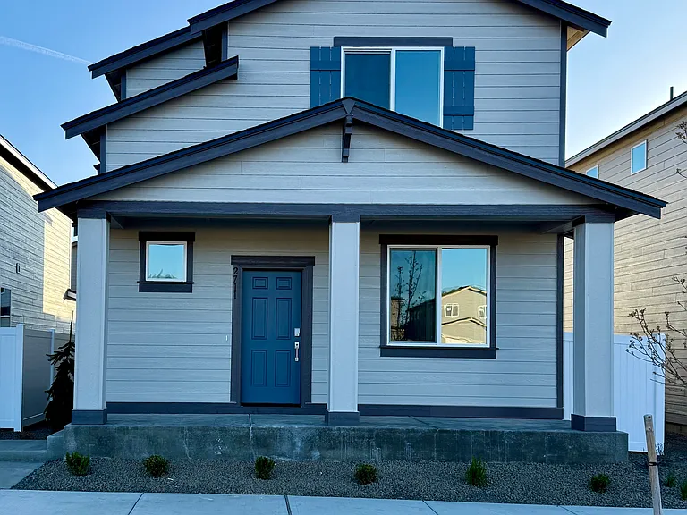 2711 N Broadwing Ln — Photo 1