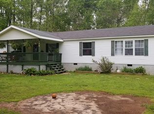 126 Blackberry Ln, Gillsville, GA 30543