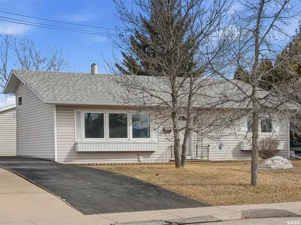 27 Lindsay DRIVE, Saskatoon, SK S7H 3E2